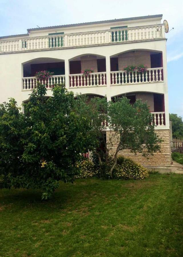 Sara Apartment Бибине Екстериор снимка
