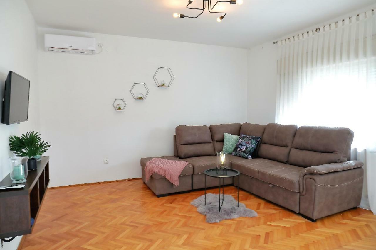 Sara Apartment Бибине Екстериор снимка