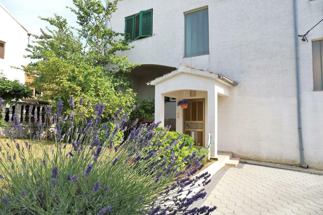 Sara Apartment Бибине Екстериор снимка