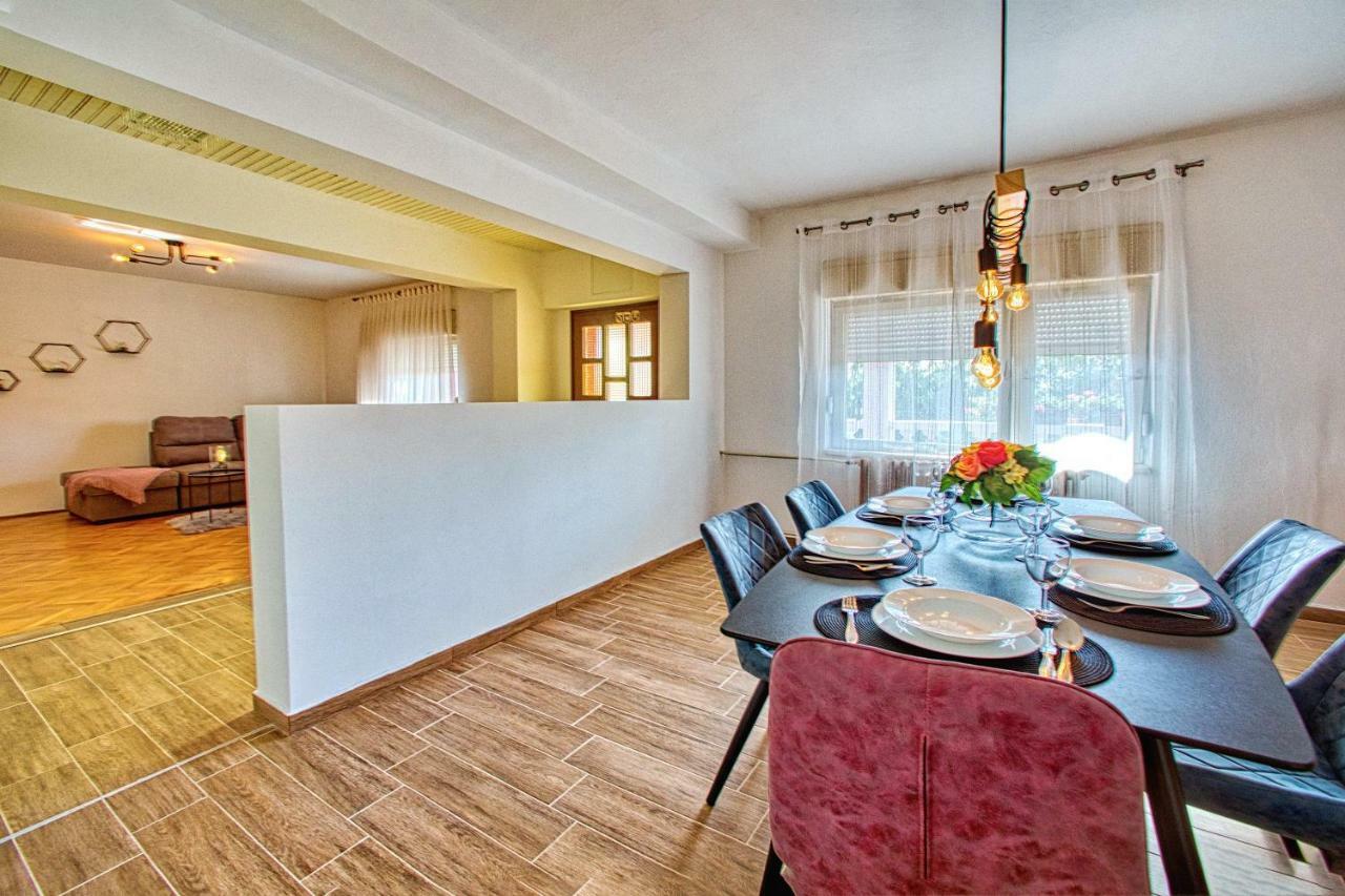 Sara Apartment Бибине Екстериор снимка
