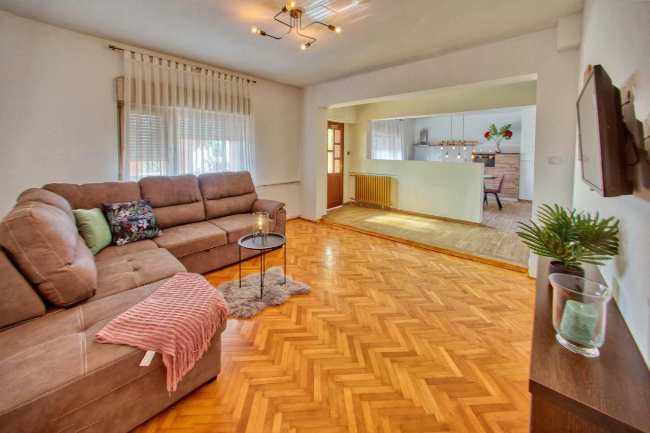 Sara Apartment Бибине Екстериор снимка