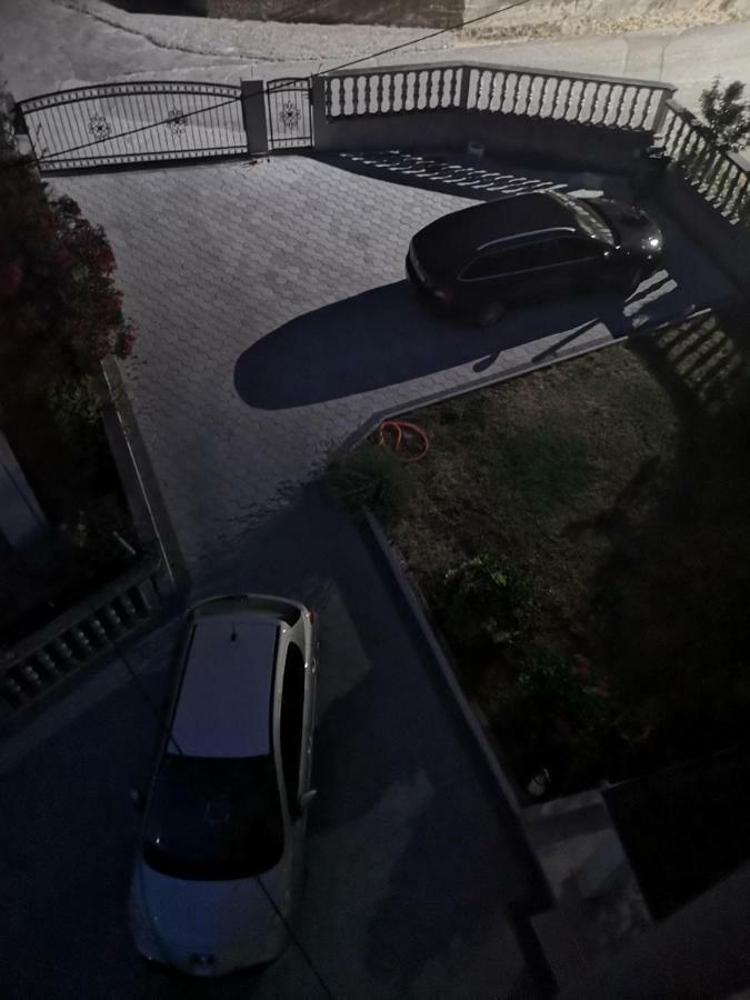 Sara Apartment Бибине Екстериор снимка
